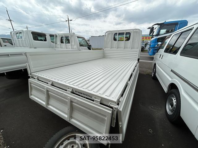 Mazda TITAN 2009-04 8218737-15