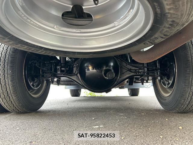 Mazda TITAN 2009-04 8218737-17