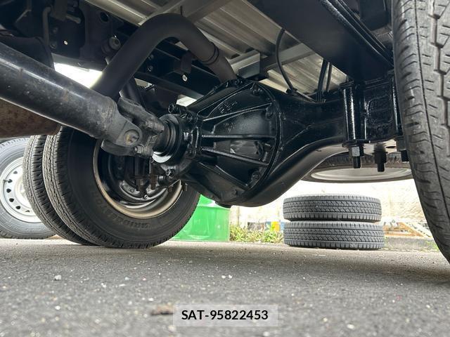 Mazda TITAN 2009-04 8218737-19