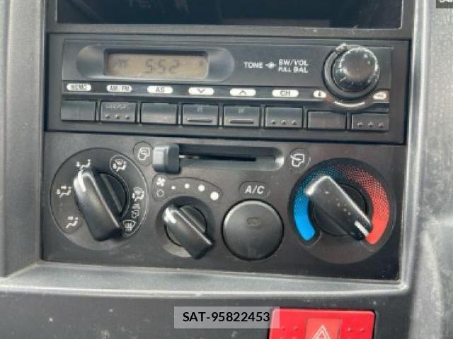 Mazda TITAN 2009-04 8218737-4