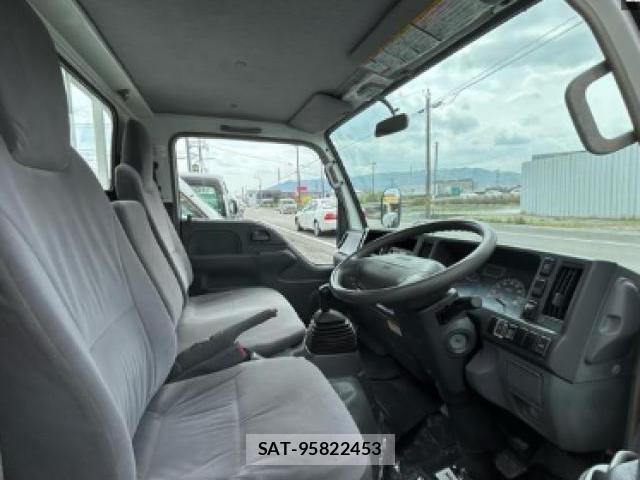 Mazda TITAN 2009-04 8218737-5