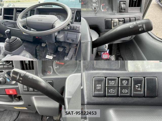 Mazda TITAN 2009-04 8218737-6