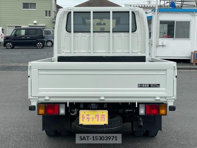 Mazda TITAN 2019-04 8224757-5