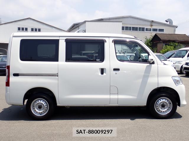Toyota TOWNACE VAN 2021-05 8218378-3