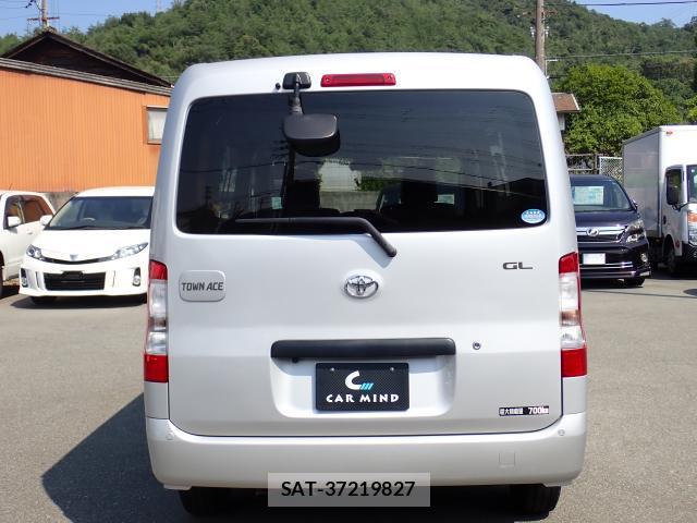 Toyota TOWNACE VAN 2021-03 8218381-1