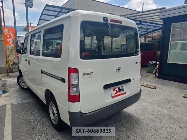Toyota TOWNACE VAN 2021-06 8218767-2