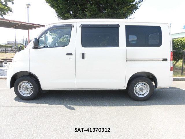 Toyota TOWNACE VAN 2017-04 8221619-1