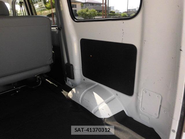 Toyota TOWNACE VAN 2017-04 8221619-18
