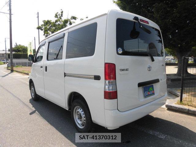 Toyota TOWNACE VAN 2017-04 8221619-2