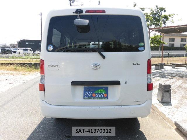 Toyota TOWNACE VAN 2017-04 8221619-4