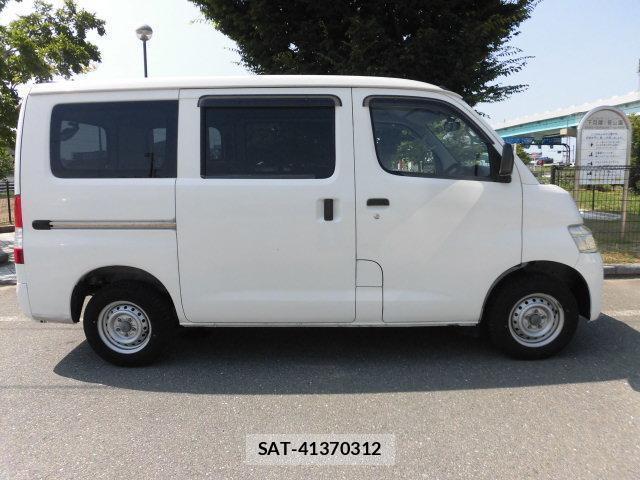 Toyota TOWNACE VAN 2017-04 8221619-6