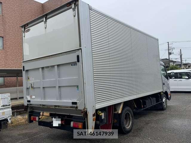 Toyota TOYOACE 2017-03 8218128-14