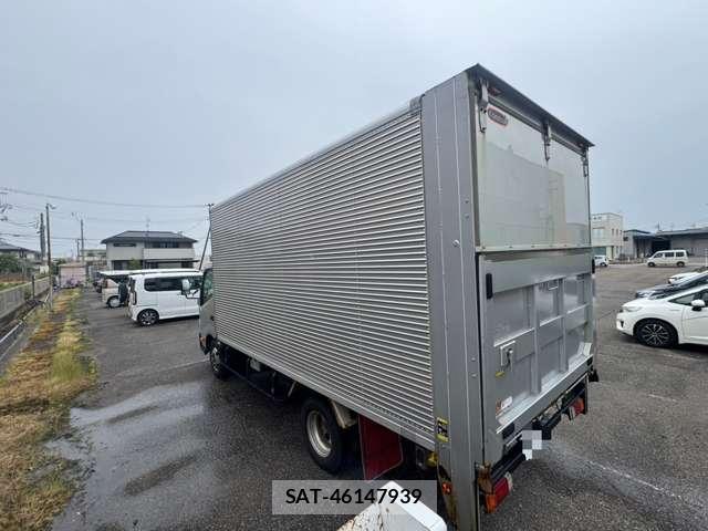 Toyota TOYOACE 2017-03 8218128-15