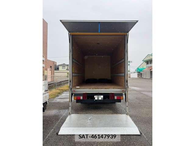 Toyota TOYOACE 2017-03 8218128-2