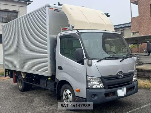 Toyota TOYOACE 2017-03 8218128-5