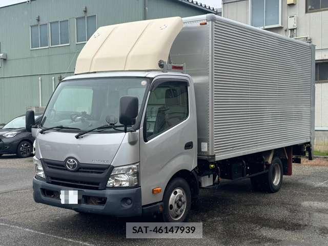 Toyota TOYOACE 2017-03 8218128-6