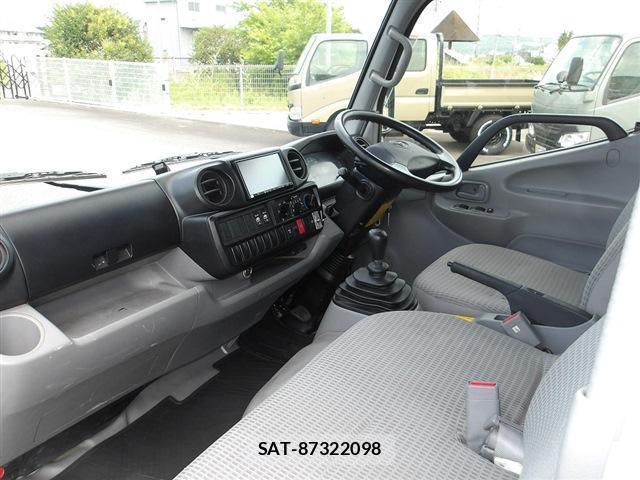 Toyota TOYOACE 2019-10 8218801-2