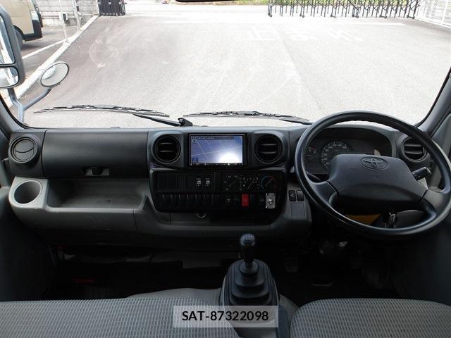 Toyota TOYOACE 2019-10 8218801-3