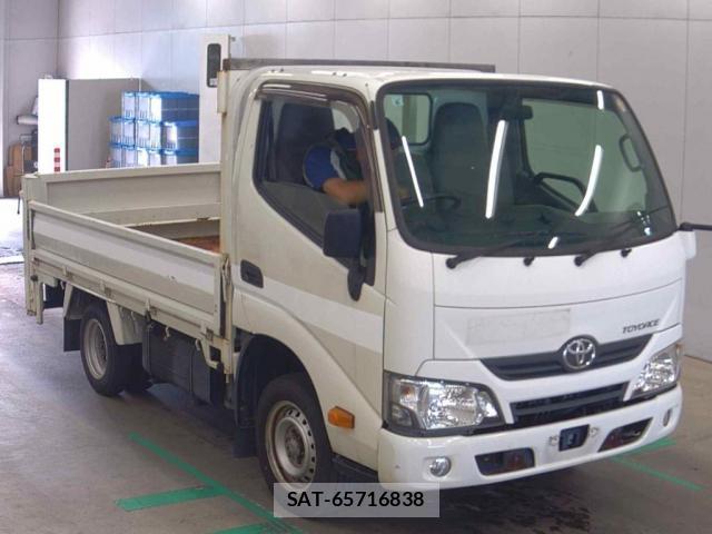 Toyota TOYOACE 2017-06 8222218-0