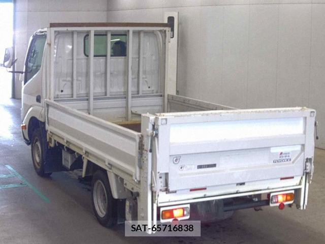 Toyota TOYOACE 2017-06 8222218-1
