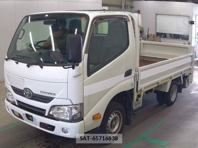 Toyota TOYOACE 2017-06 8222218-4