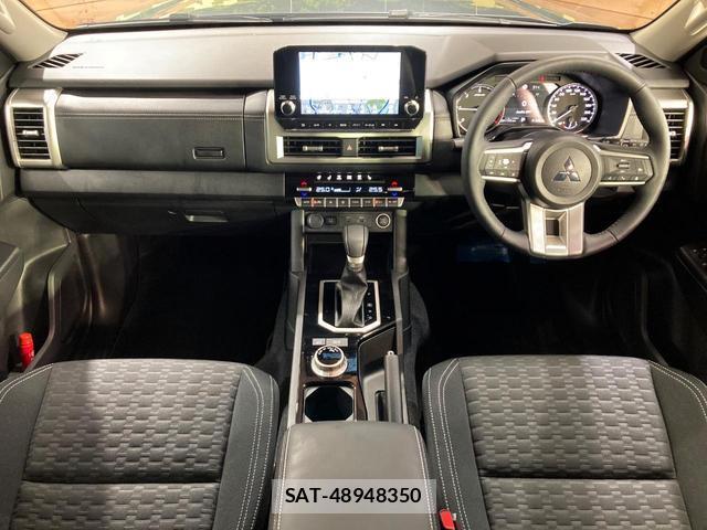 Mitsubishi TRITON 2024-10 8217308-1