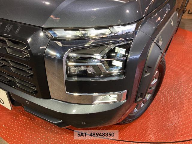 Mitsubishi TRITON 2024-10 8217308-11