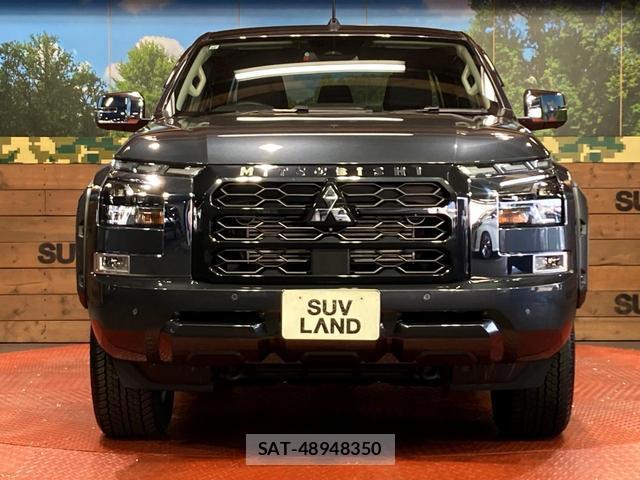 Mitsubishi TRITON 2024-10 8217308-13