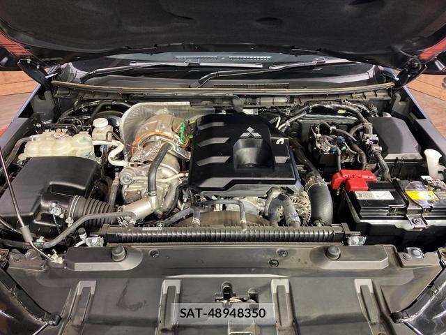 Mitsubishi TRITON 2024-10 8217308-17