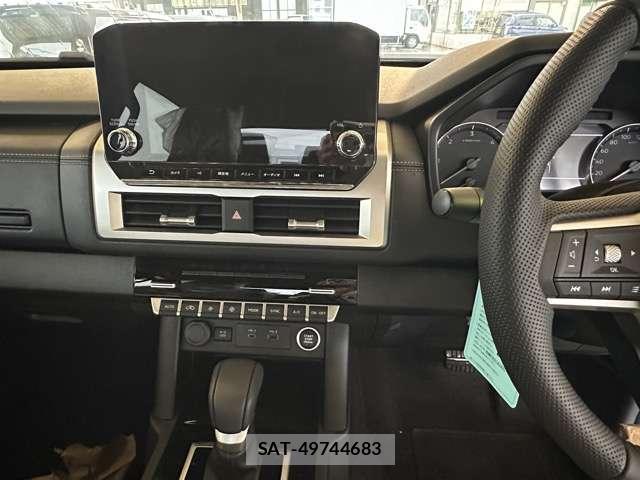 Mitsubishi TRITON 2025-09 8218261-17