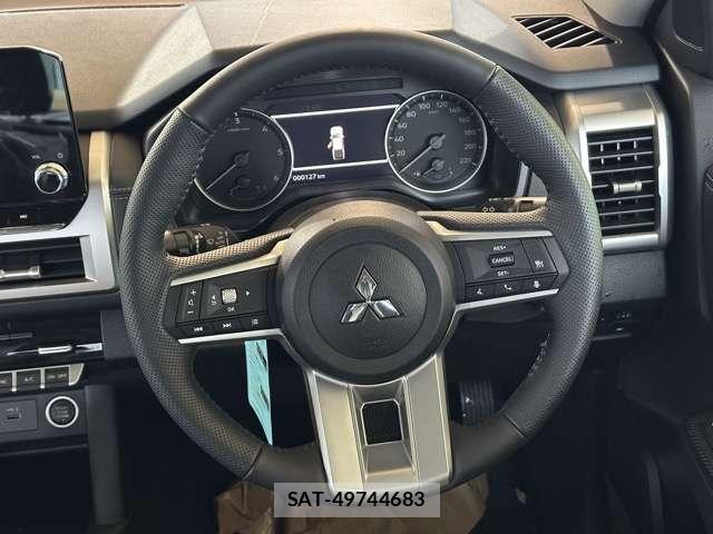 Mitsubishi TRITON 2025-09 8218261-3