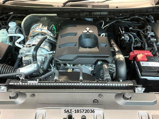 Mitsubishi TRITON 2025-11 8220374-17