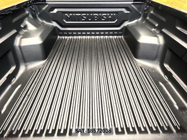 Mitsubishi TRITON 2025-11 8220374-9