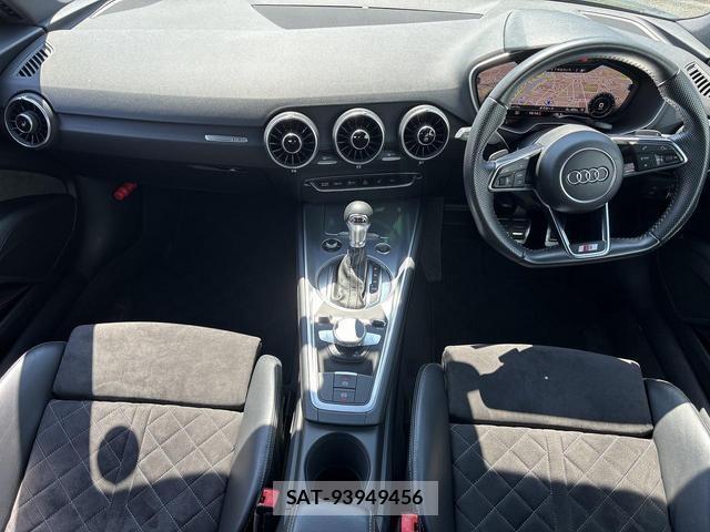 Audi TT 2019-04 8221991-1