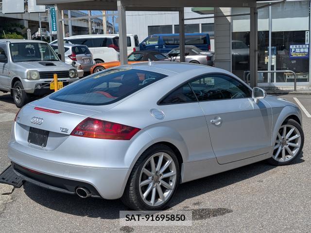 Audi TT 2011-12 8224402-12