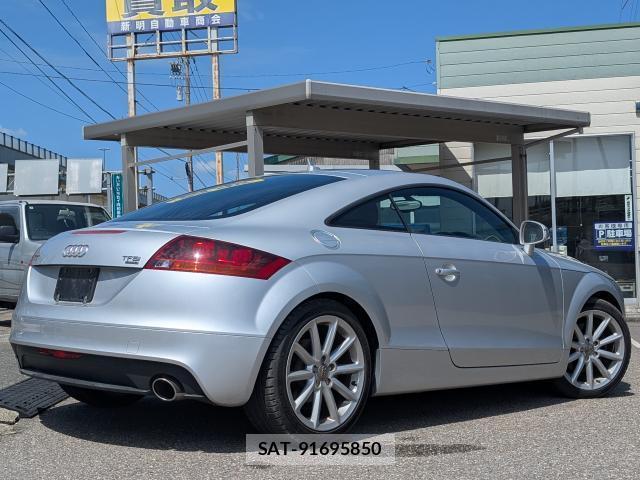 Audi TT 2011-12 8224402-13