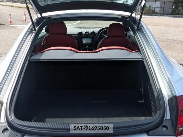 Audi TT 2011-12 8224402-16