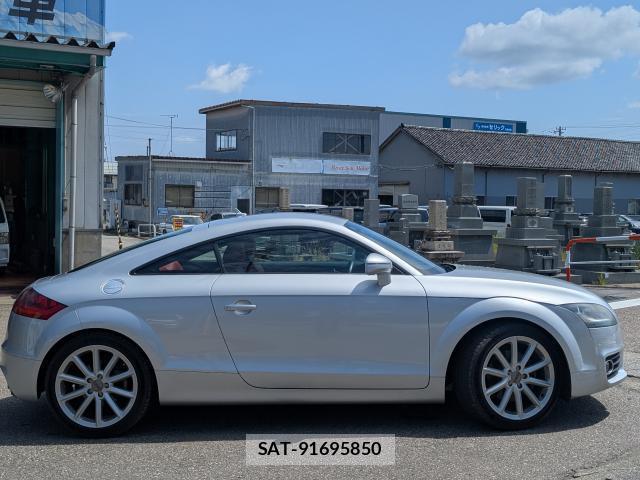 Audi TT 2011-12 8224402-3