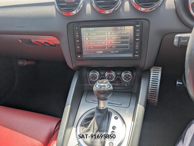 Audi TT 2011-12 8224402-4