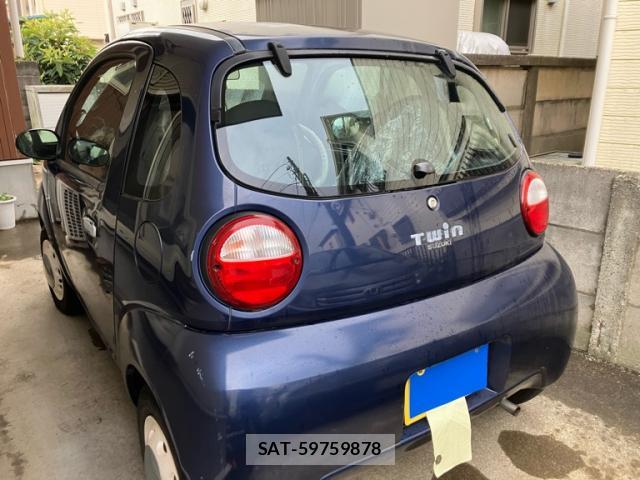 Suzuki TWIN 2005-08 8219816-13