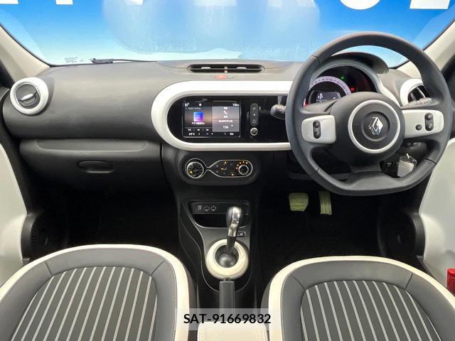 Renault TWINGO 2022-06 8216876-1