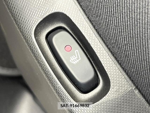 Renault TWINGO 2022-06 8216876-6