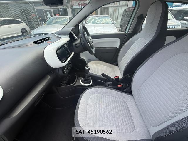 Renault TWINGO 2021-04 8221933-16
