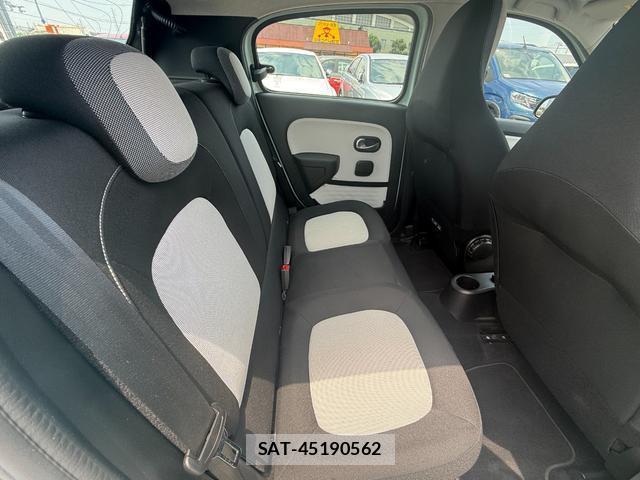 Renault TWINGO 2021-04 8221933-6