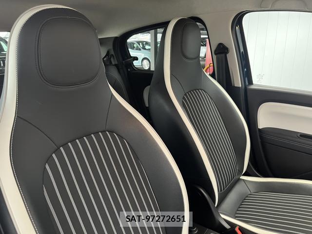 Renault TWINGO 2022-01 8223707-3