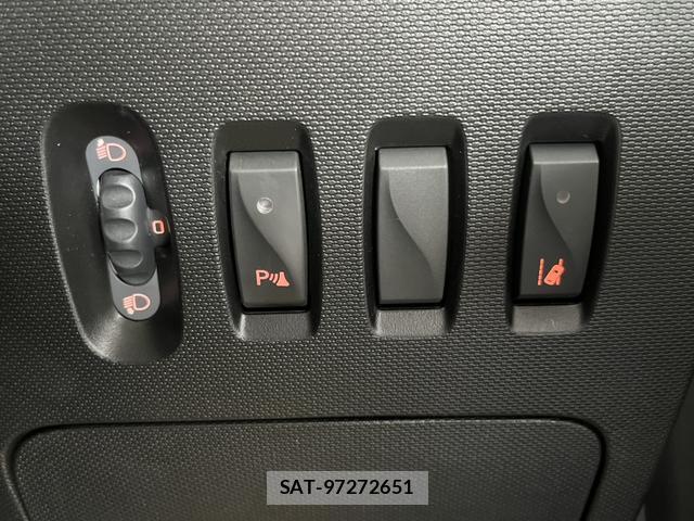 Renault TWINGO 2022-01 8223707-8