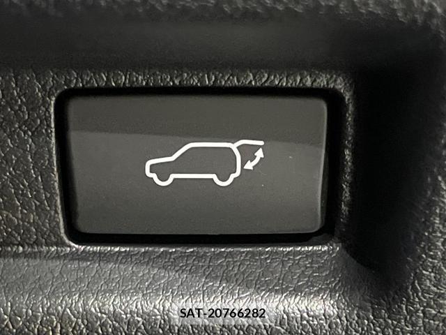 Lexus UX 2021-08 8219091-3