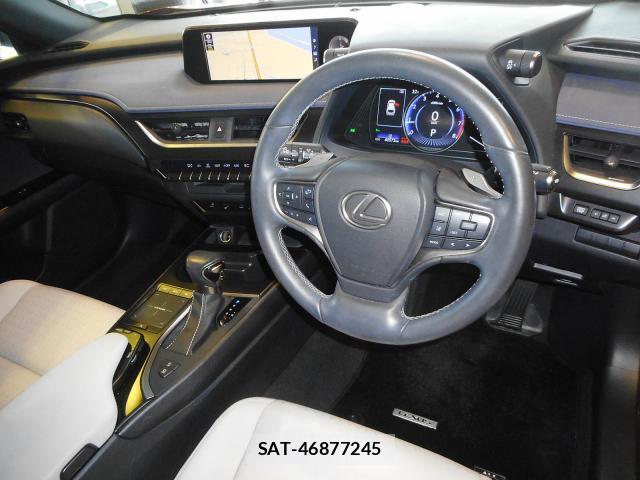 Lexus UX 2022-02 8219661-2