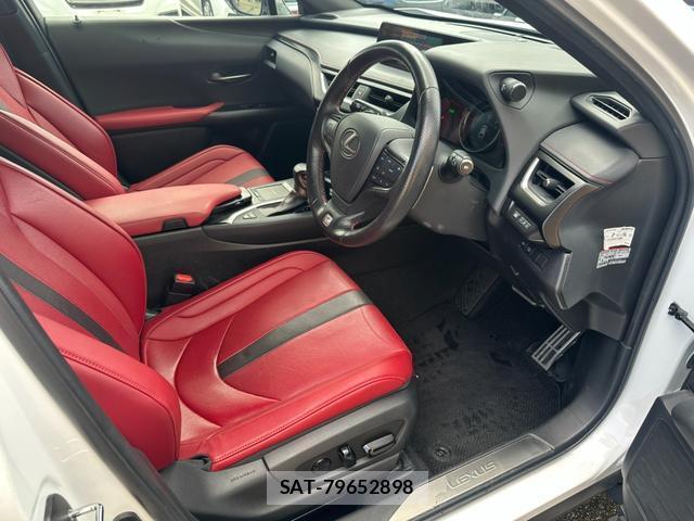 Lexus UX 2019-02 8220576-11