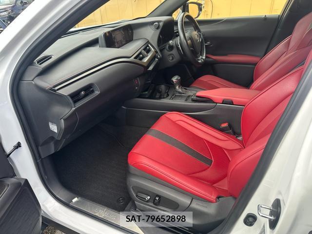 Lexus UX 2019-02 8220576-13